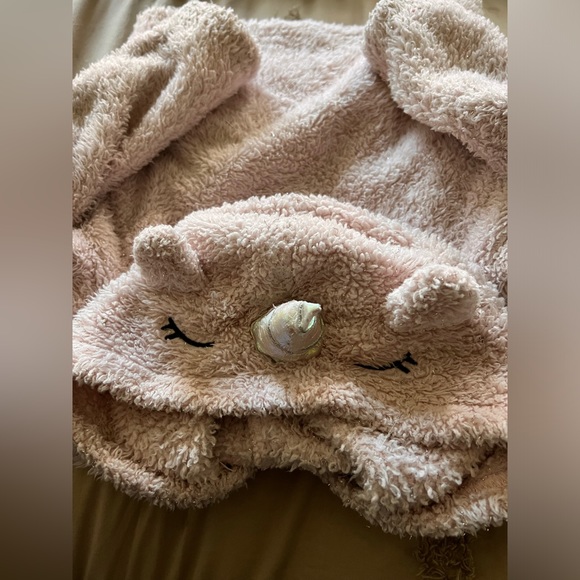 Fuzzy pink unicorn hoodie - Picture 3 of 4
